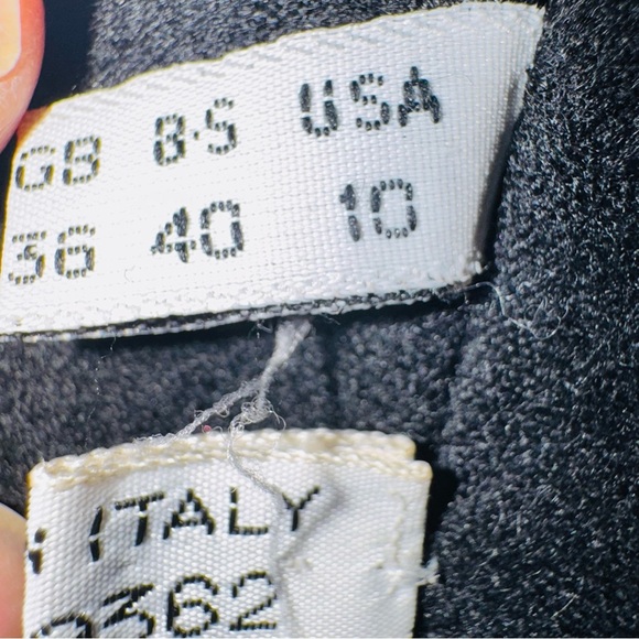 Elegant Black Floral Blazer - Picture 6 of 6